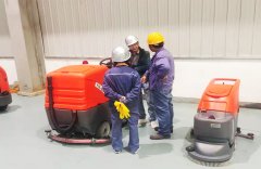 勝敏手推式洗地機(jī)刷盤更換過(guò)程